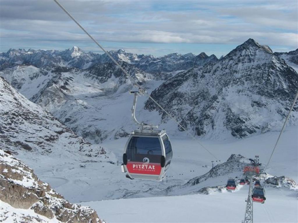 Gasthof Zur Einkehr Sankt Leonhard im Pitztal Esterno foto