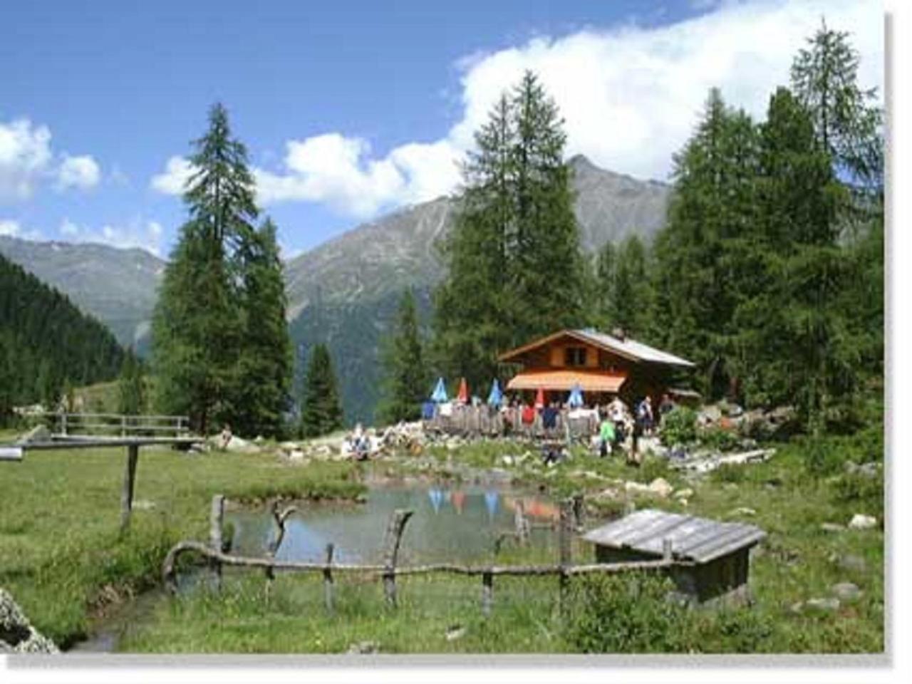 Gasthof Zur Einkehr Sankt Leonhard im Pitztal Esterno foto